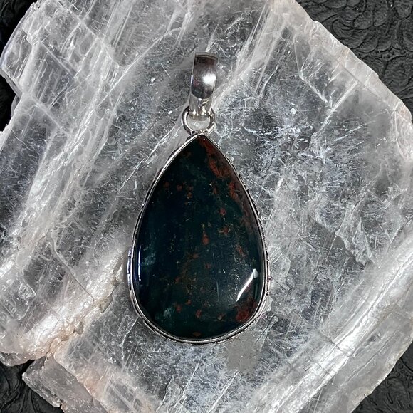 Heliotrope Bloodstone Pendant Stone Crystal Jewelry - Picture 9 of 10